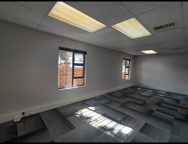 388M² OFFICE TO LET IN FOURWAYS